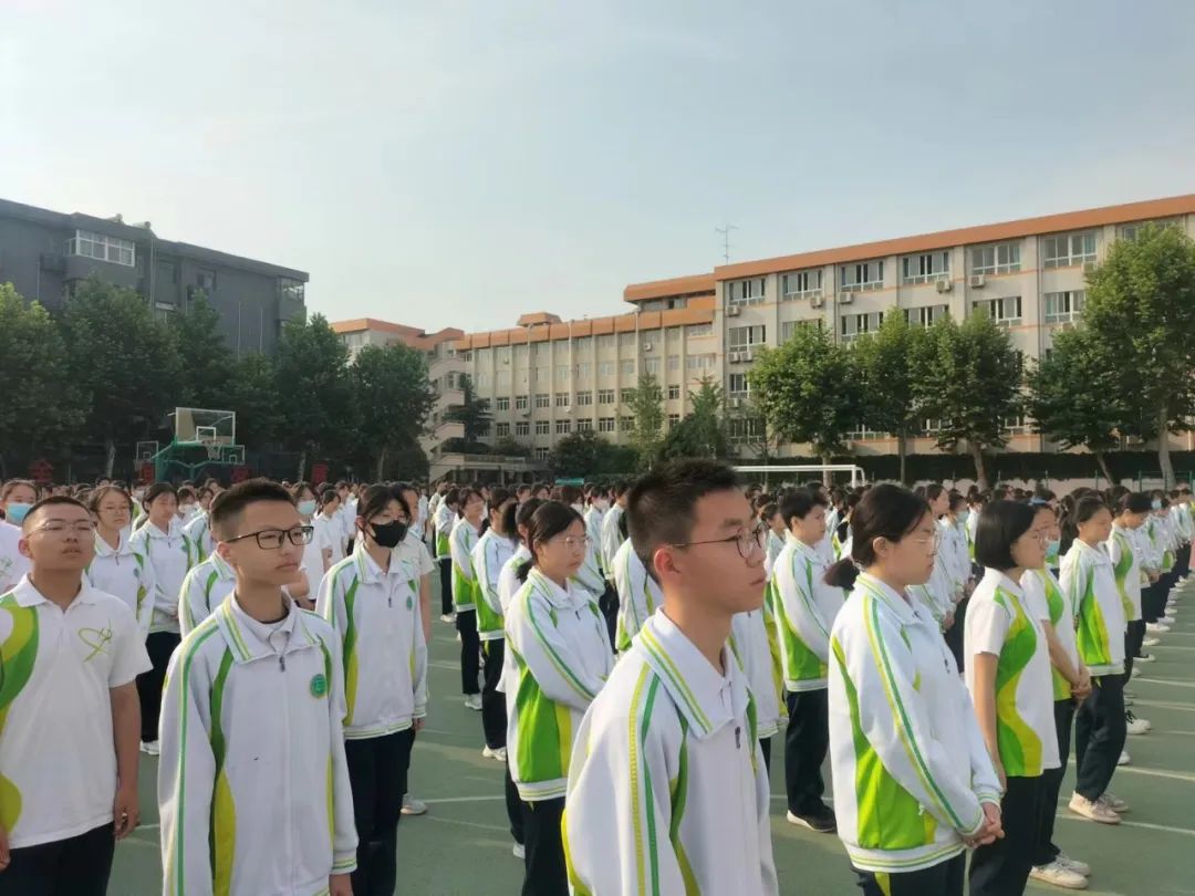 演讲2.jpg 演讲2.jpg