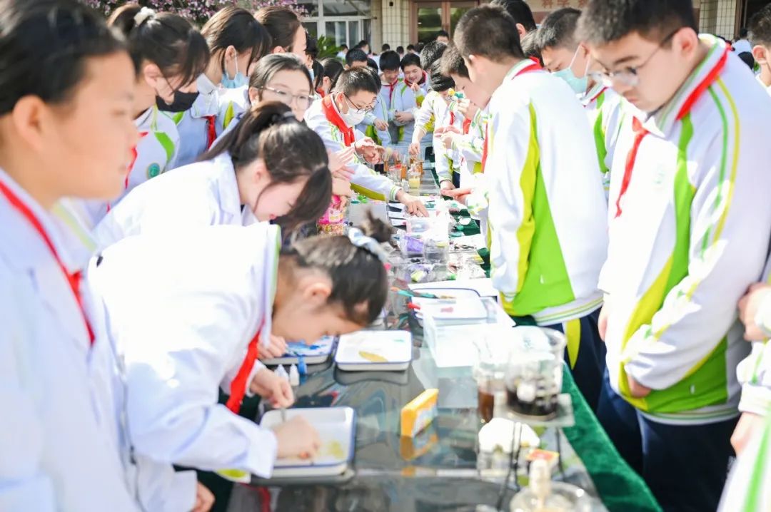 做实验2.jpg 做实验2.jpg