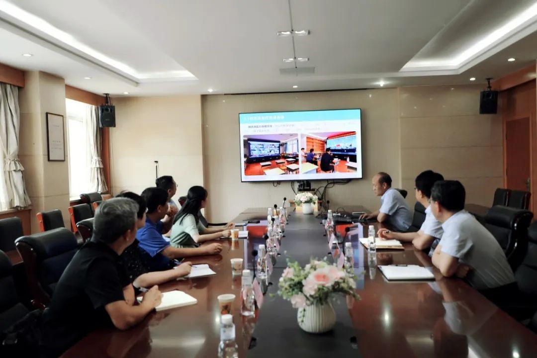 校长.jpg 校长.jpg