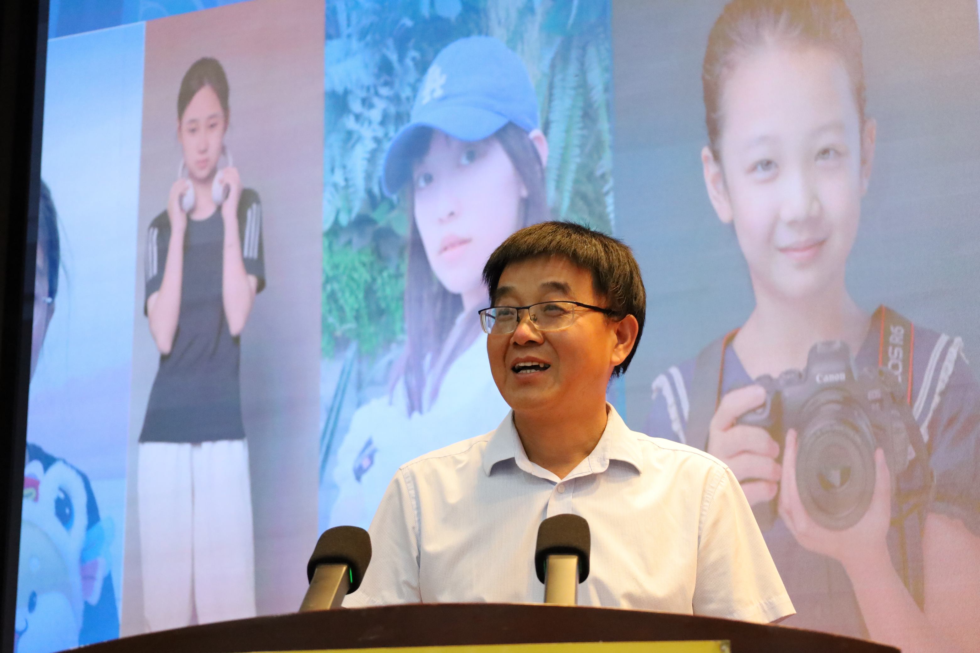 葛校长讲话.JPG