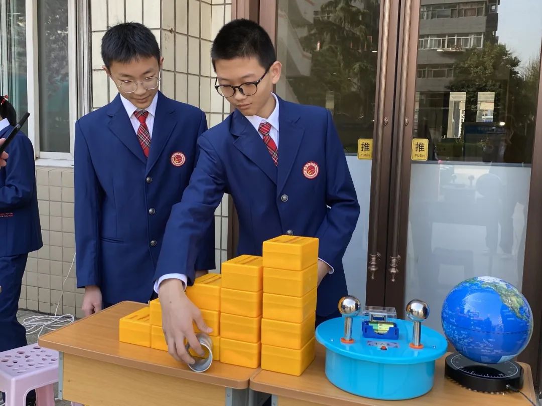 弹簧.jpg 弹簧.jpg